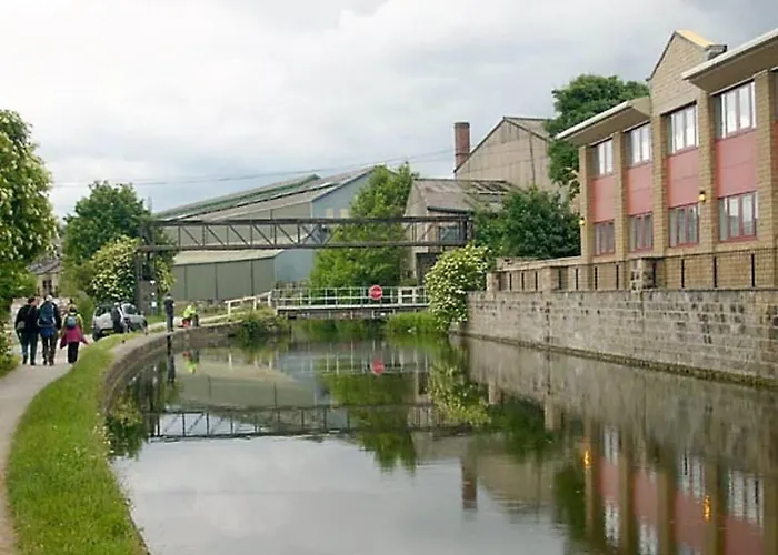 *rc246*for Your Relaxed & Cosy + Free Parking * Leeds